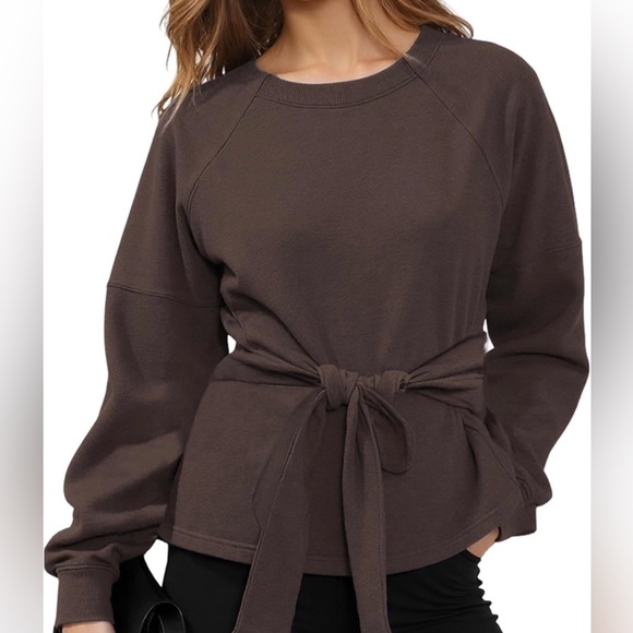 Fashion Brand Tops - Women’s Fashion Crewneck Tie Knot Sweatshirt Pullover Sz M NWT